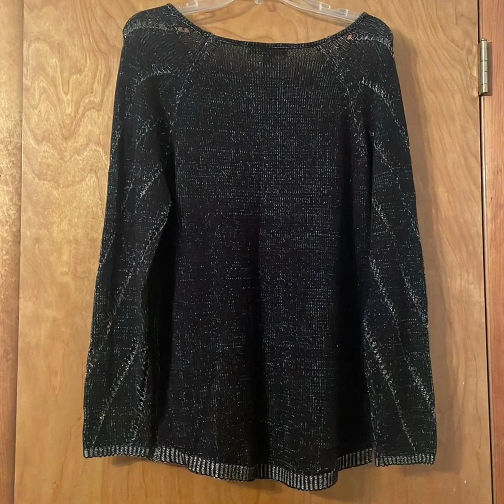 Women’s Lightweight Black and Tan Sweater - Picture 6 of 9